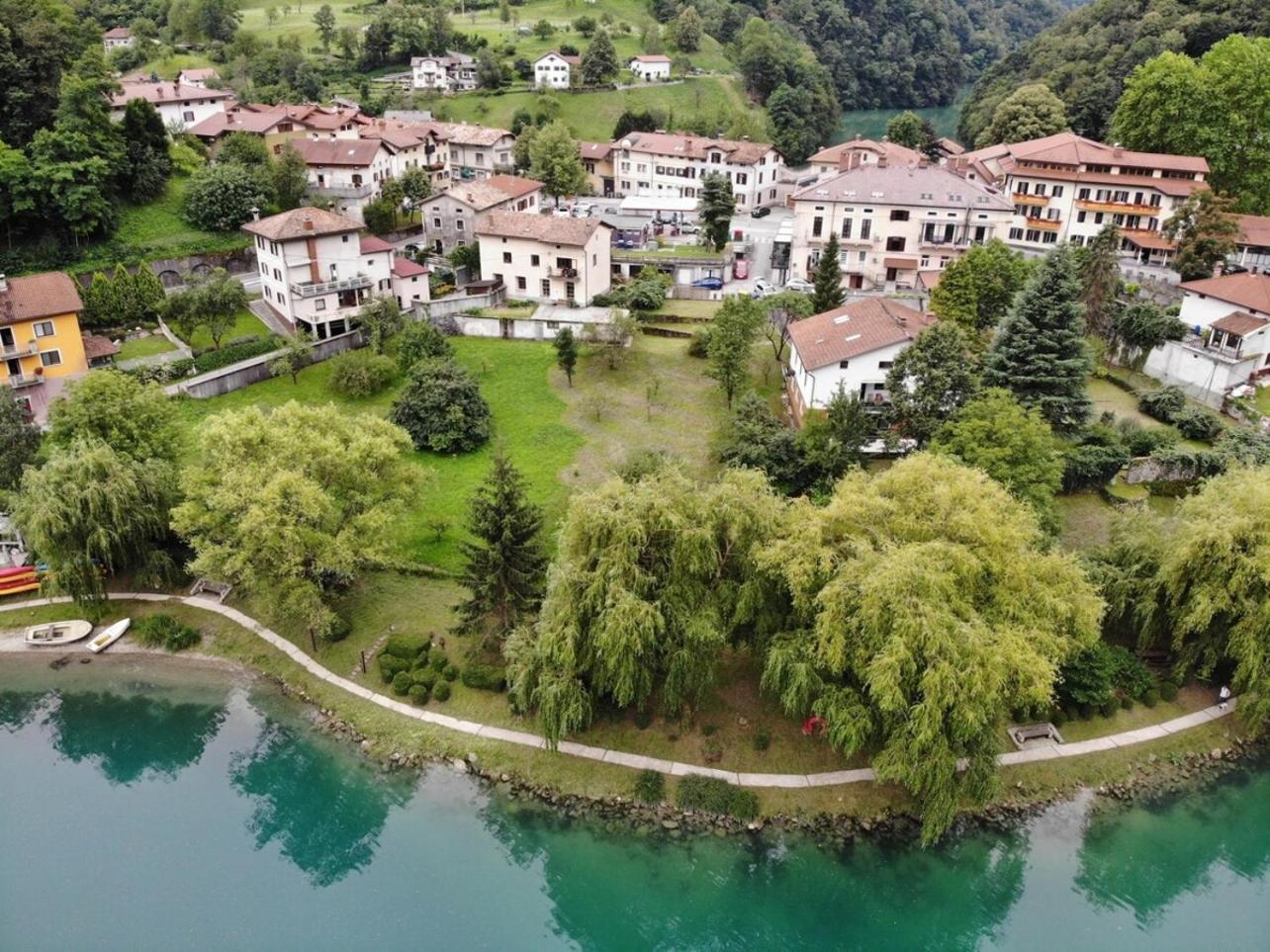 Vila Labod, Unique Villa At The Lake Most na Soči Zewnętrze zdjęcie