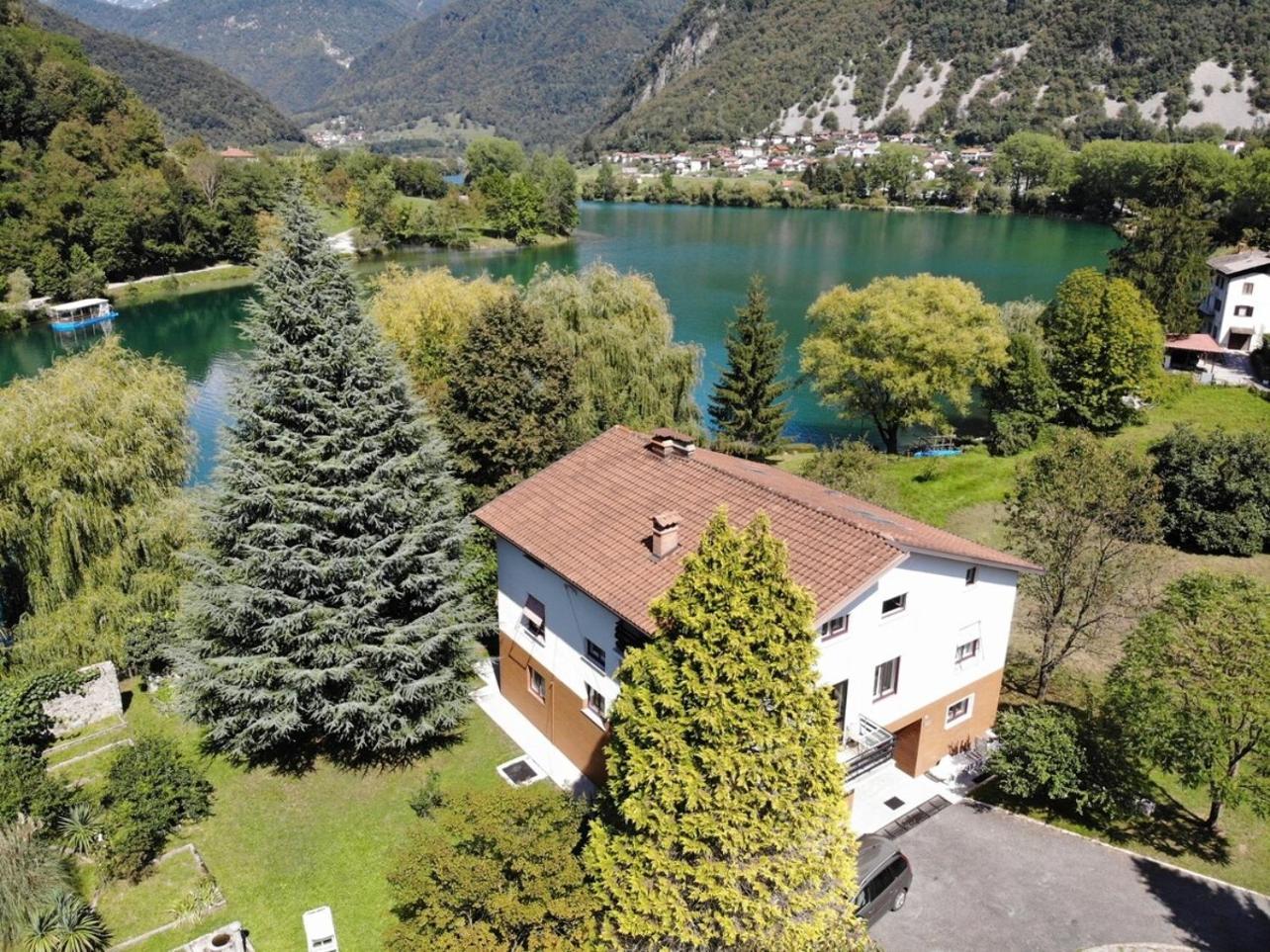 Vila Labod, Unique Villa At The Lake Most na Soči Zewnętrze zdjęcie